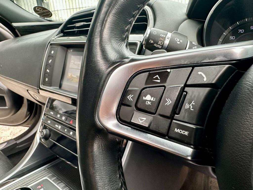 Jaguar XE Saloon 2.0 Se Euro 6 Ulez Free 201565 Black #20