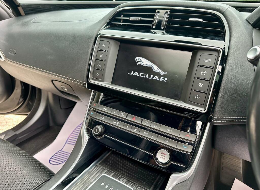 Jaguar XE Saloon 2.0 Se Euro 6 Ulez Free 201565 Black #23