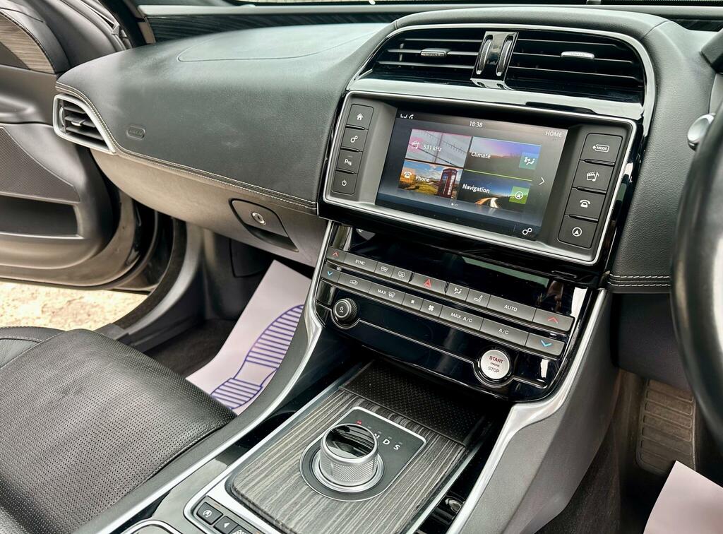 Jaguar XE Saloon 2.0 Se Euro 6 Ulez Free 201565 Black #33