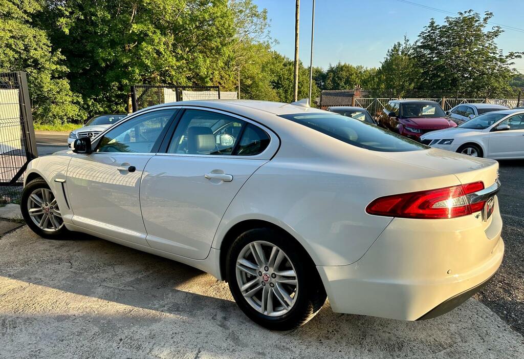 Jaguar XF Luxury White #6