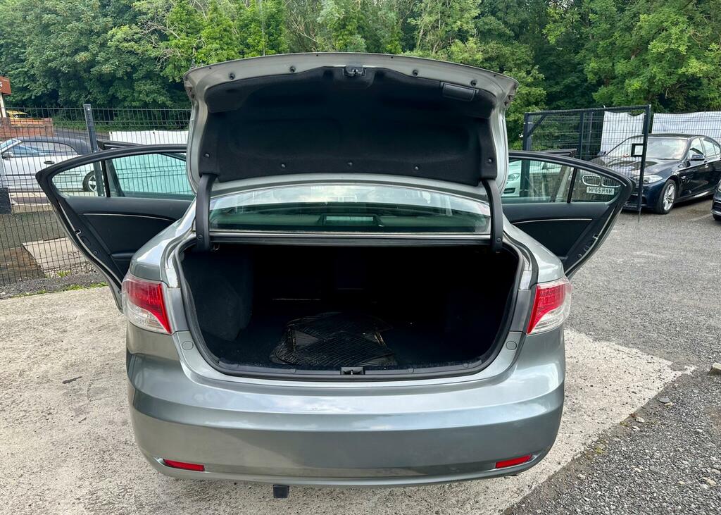 Toyota Avensis 1.8 V-matic Tr Saloon Euro 4 14 Black #16