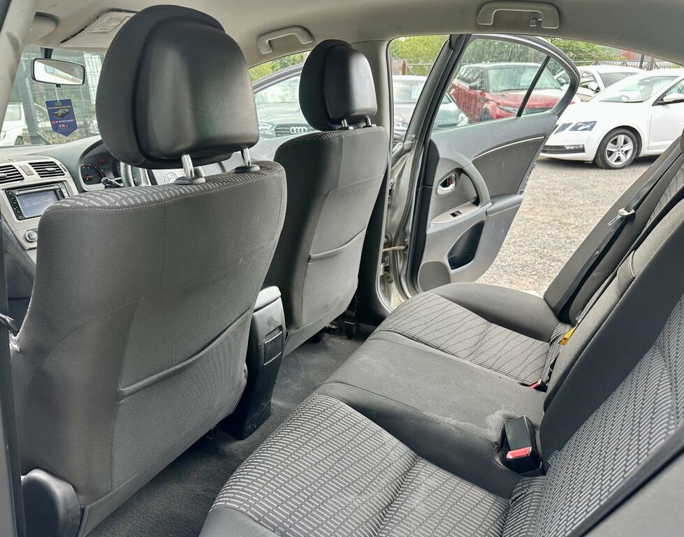 Toyota Avensis 1.8 V-matic Tr Saloon Euro 4 14 Black #15