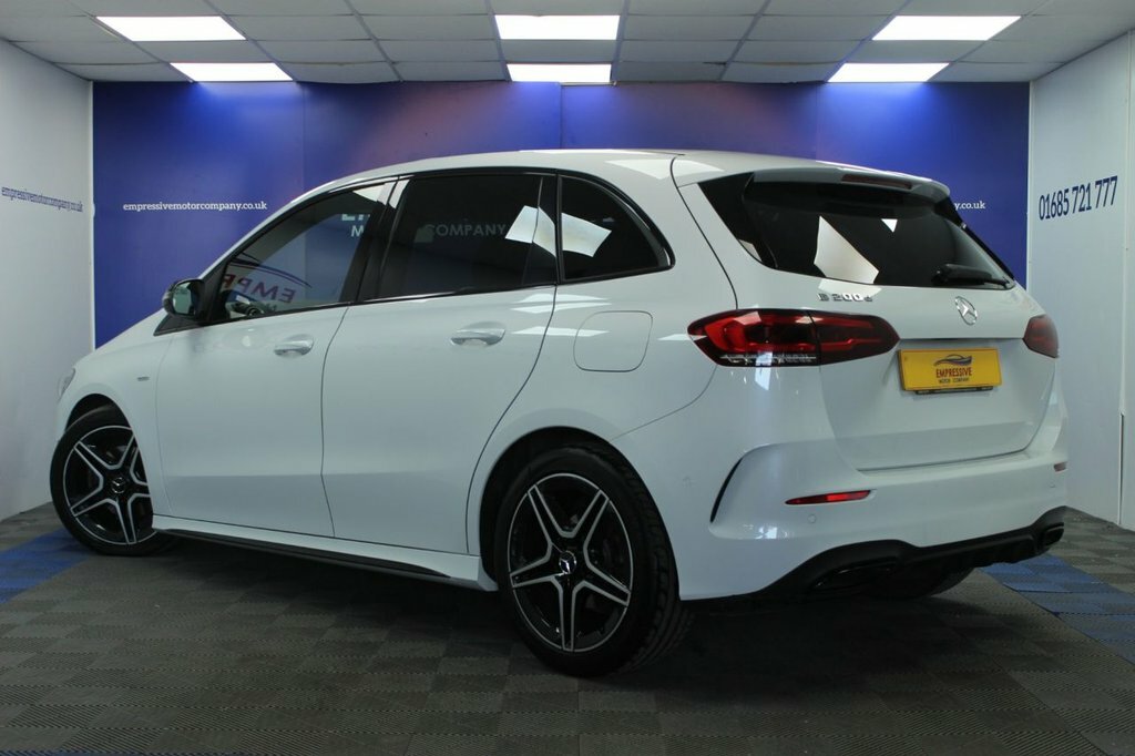 Mercedes-Benz B Class 2L Amg Line Edition White #3