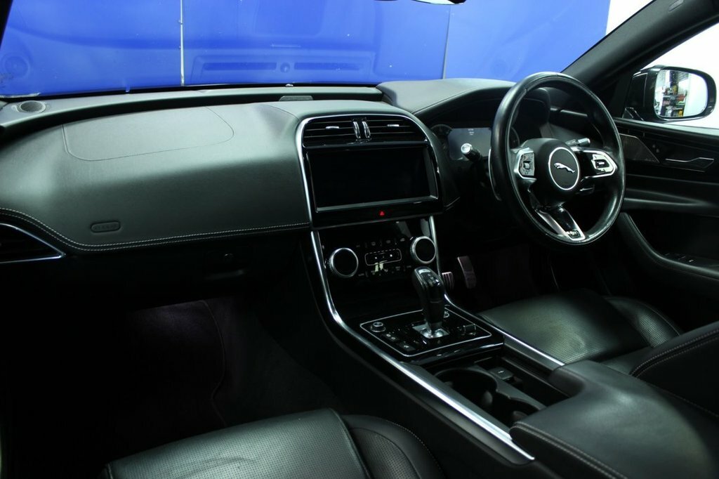 Jaguar XE 2L R-dynamic Black Blue #6