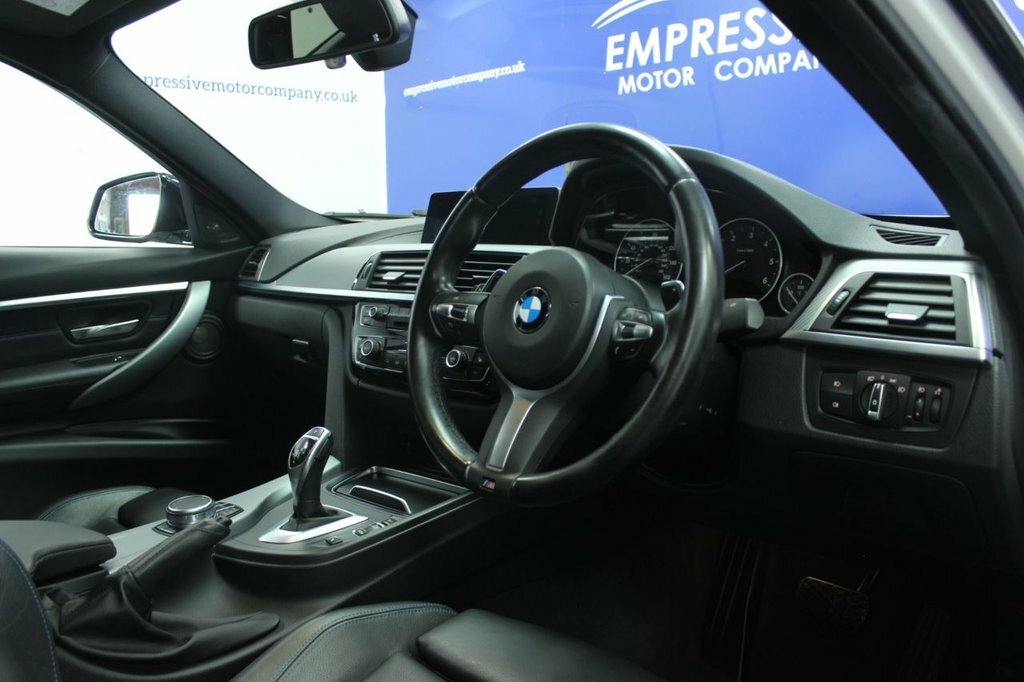 BMW 3 Series 2L M Sport Shadow Edition BU68EJZ White #5