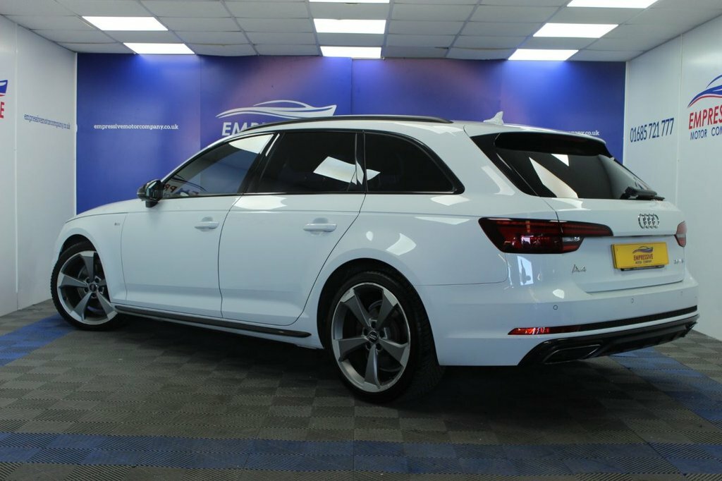 Audi A4 Avant 2L Black Edition White #2