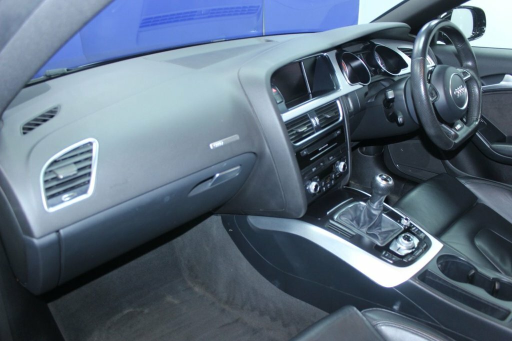 Audi A5 2L Tdi S Line Black #5