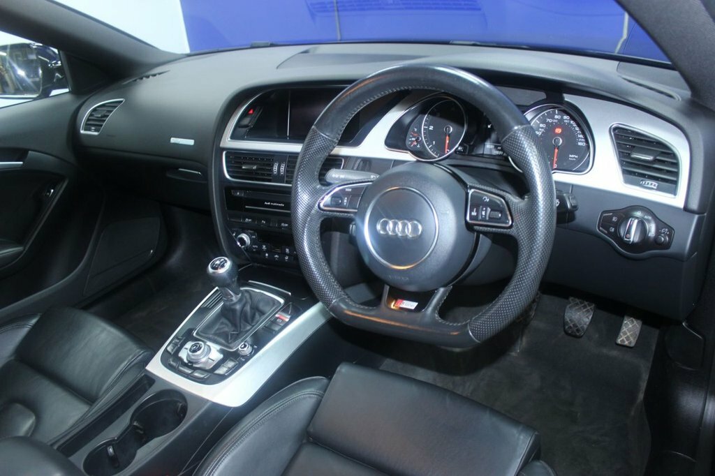 Audi A5 2L Tdi S Line Black #4