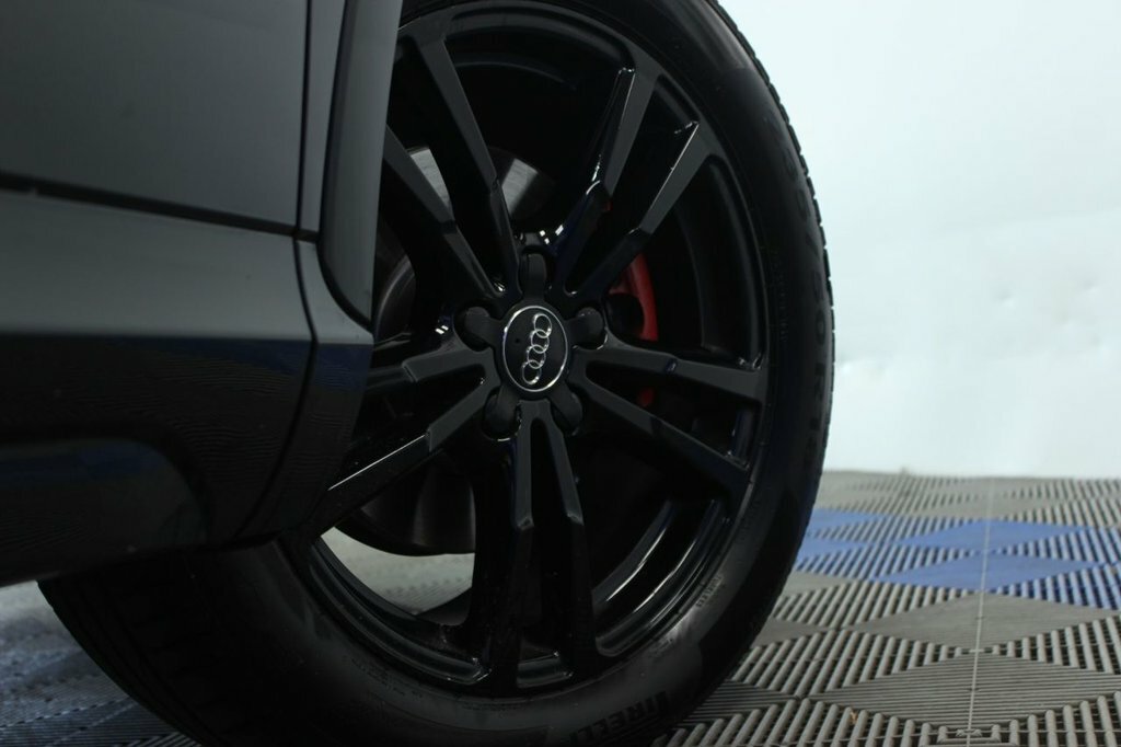 Audi Q3 2L S Line Edition Black #3