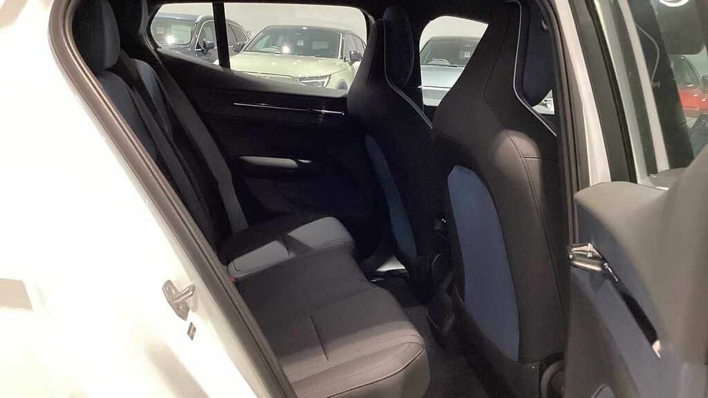 Volvo EX30 Plus, Twin Motor Performance, White #6
