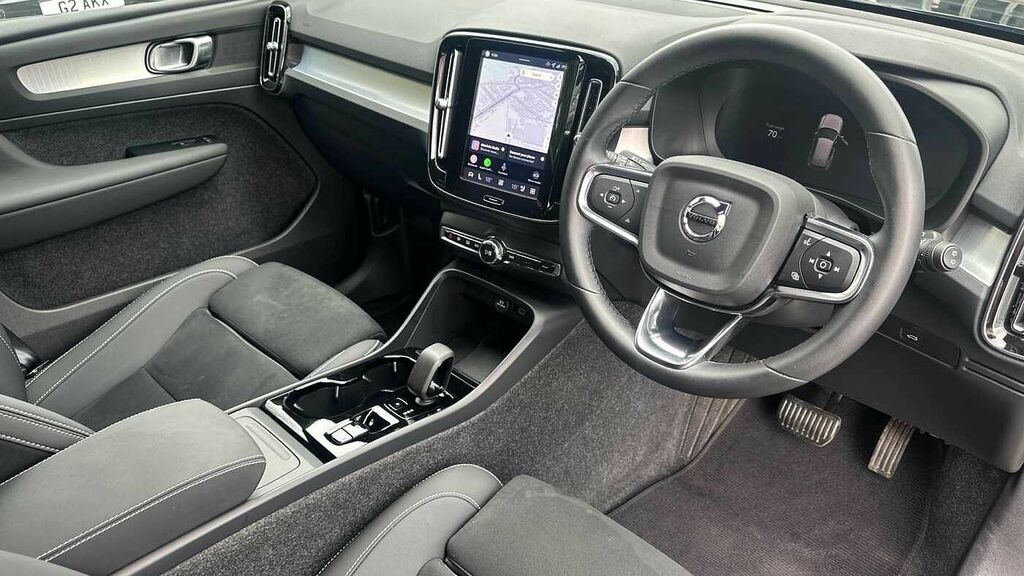 Volvo XC40 Black Edition Plus, B3 Mild Hybrid, LR75OOF Black #4