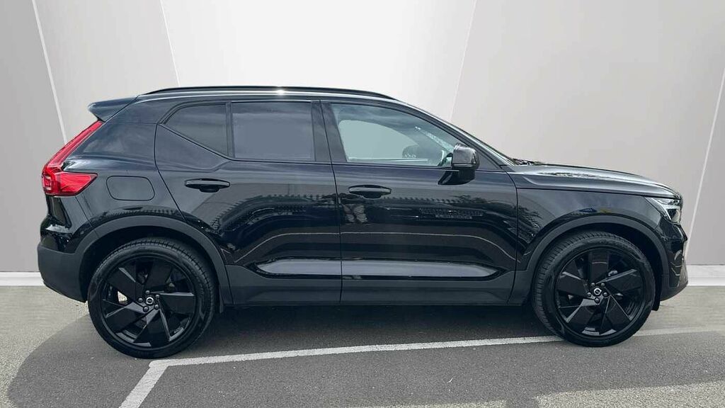 Volvo XC40 Black Edition Plus, B3 Mild Hybrid, MJ75JFZ Black #3