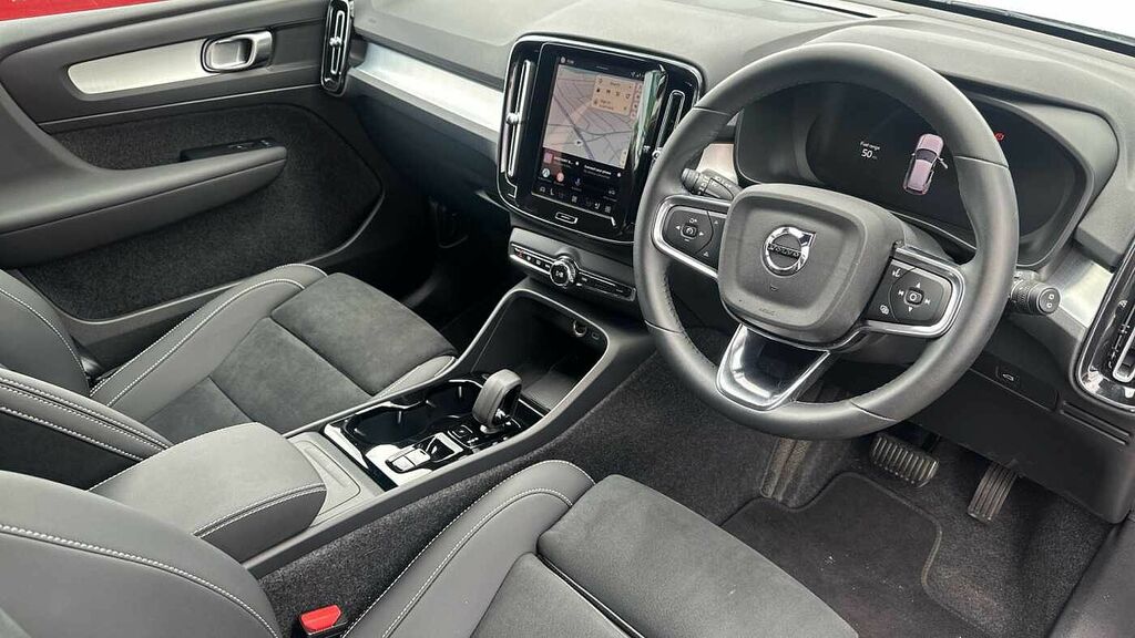 Volvo XC40 Black Edition Plus, B3 Mild Hybrid, MM75OVT White #4