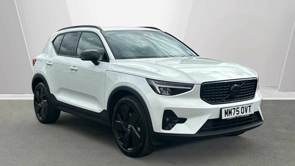 Volvo XC40 Black Edition Plus, B3 Mild Hybrid, White