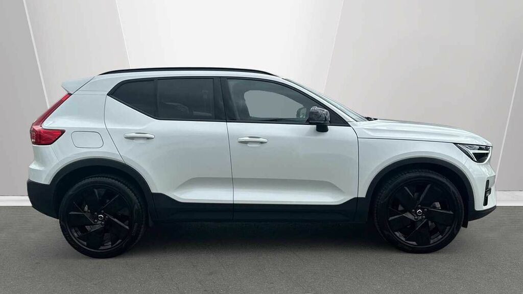Volvo XC40 Black Edition Plus, B3 Mild Hybrid, MM75OVT White #3