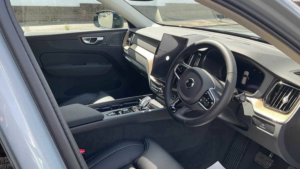 Volvo XC60 Plus, B5 Awd Mild Hybrid, Dark LS26PYL Grey #4