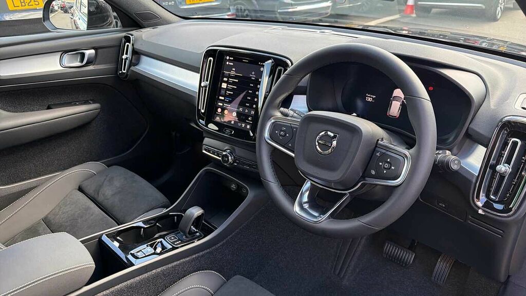 Volvo XC40 Plus, B4 Mild Hybrid, Dark LL26KZO Black #4