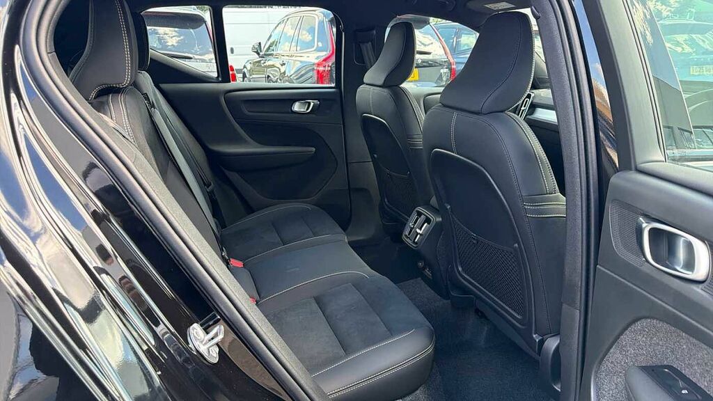 Volvo XC40 Plus, B4 Mild Hybrid, Dark LL26KZO Black #6