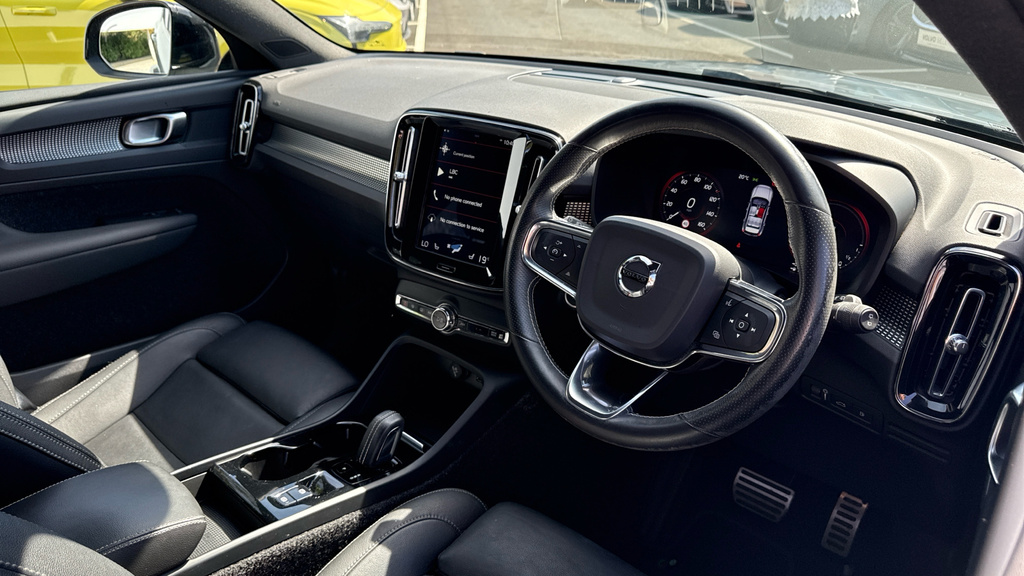 Volvo XC40 Recharge R-design Pro, T5 Plug-in Hybrid Grey #4