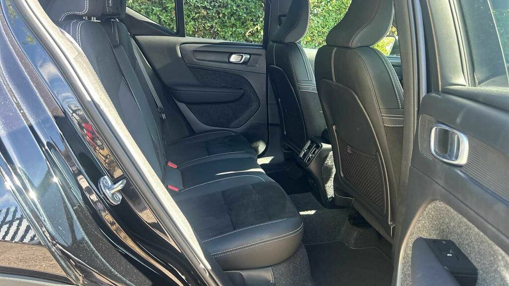 Volvo XC40 Plus, B3 Mild Hybrid, Dark RV75UZO Black #6