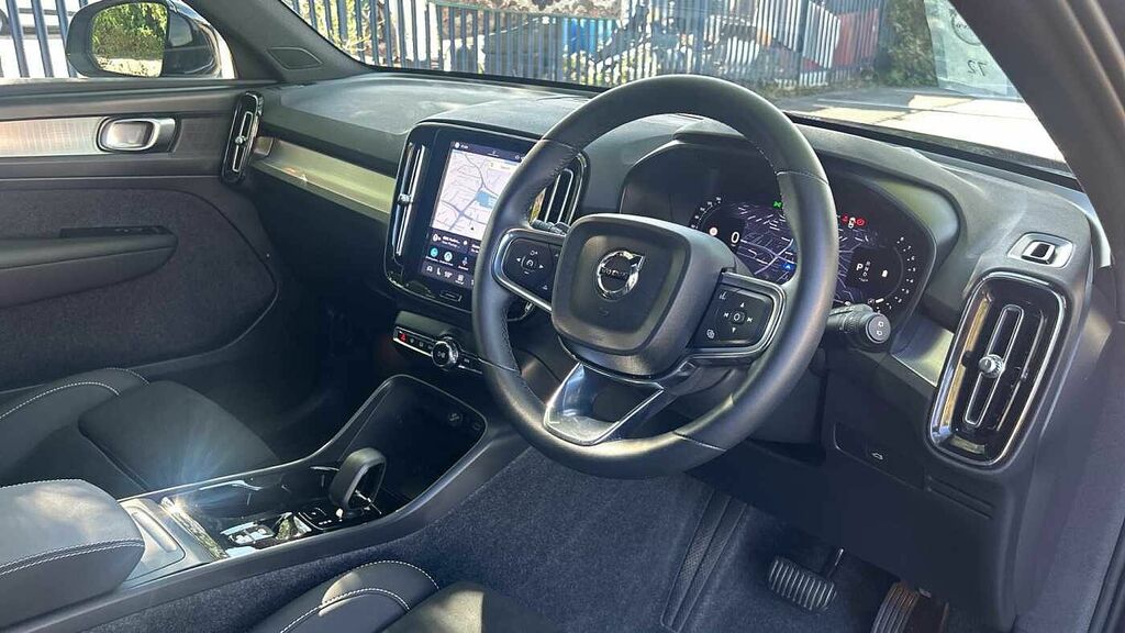 Volvo XC40 Plus, B3 Mild Hybrid, Dark RV75UZO Black #4