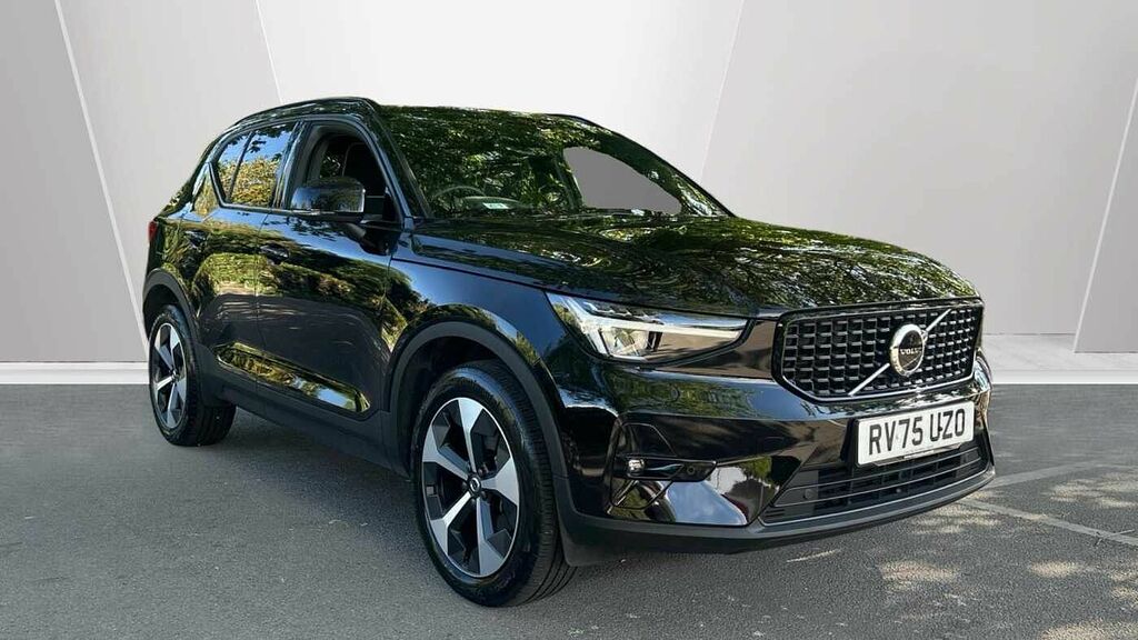 Volvo XC40 Plus, B3 Mild Hybrid, Dark Black