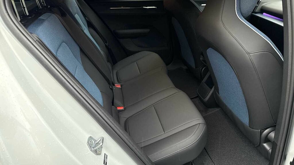 Volvo EX30 Plus, Twin Motor Performance, White #6