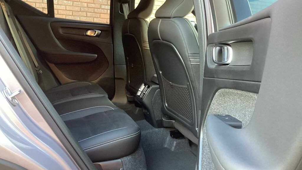Volvo XC40 Plus, B4 Mild Hybrid, Dark LR26GCX Silver #6