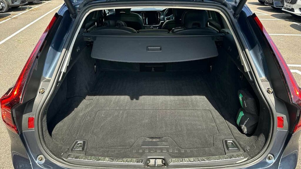 Volvo V90 Cross Country B5 D Awd Driver Assistance, Heated Seats, Rear Grey #13