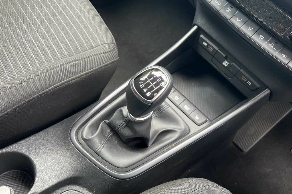 Hyundai I20 1.0T Gdi 48V Mhd Se Connect  #8