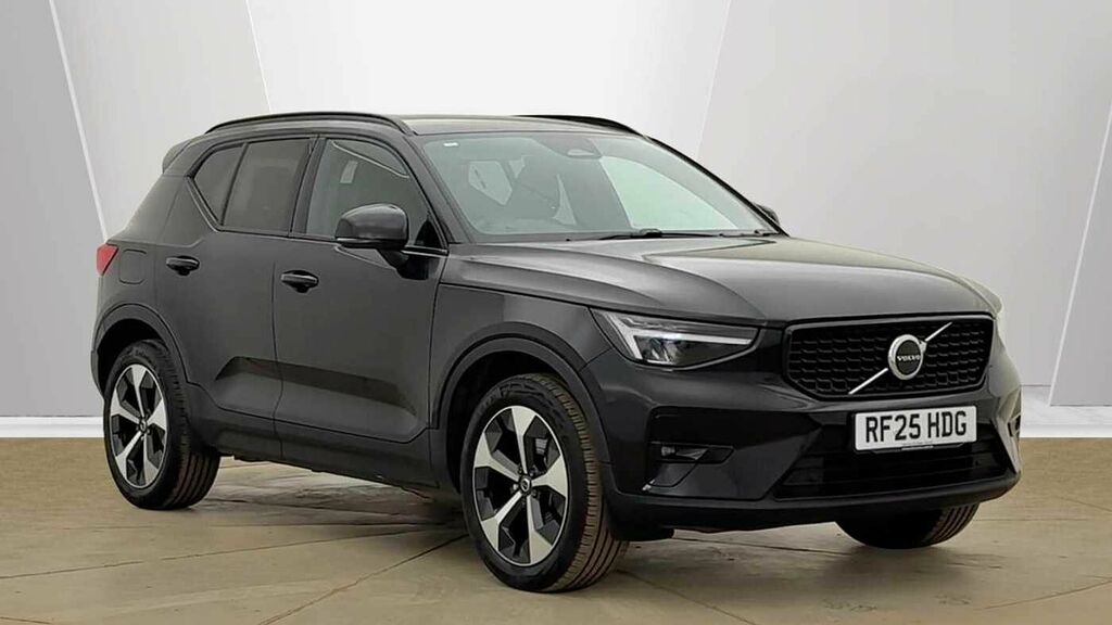 Volvo XC40 Plus, B4 Mild Hybrid, Dark Black