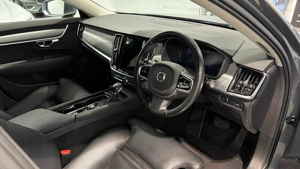 Volvo V90 D4 Momentum Plus Grey #4