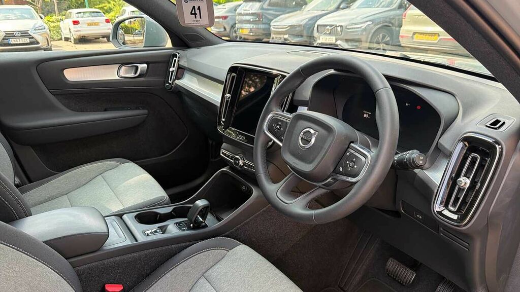 Volvo XC40 Core, B3 Mild Hybrid, YA24EZR Grey #4