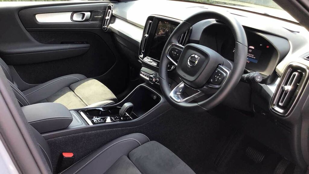 Volvo XC40 Ultra, B3 Mild Hybrid, Dark RV75CGY Grey #4