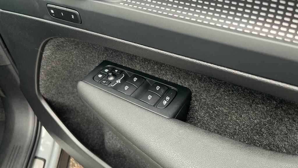 Volvo EX40 Twin Motor Ultra Sunroof, Harmankardon Sound, 36 Grey #21