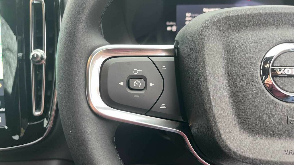 Volvo EX40 Twin Motor Ultra Sunroof, Harmankardon Sound, 36 Grey #18