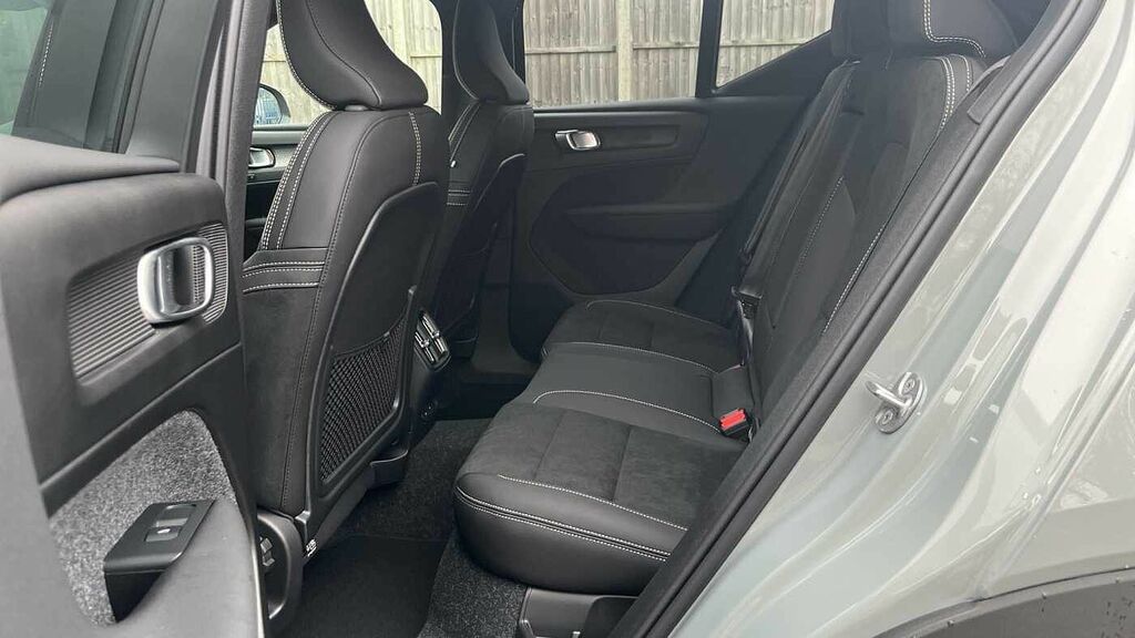 Volvo EX40 Twin Motor Ultra Sunroof, Harmankardon Sound, 36 Grey #24
