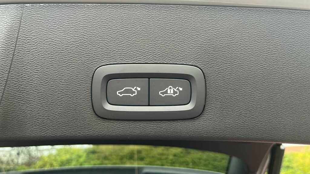 Volvo EX40 Twin Motor Ultra Sunroof, Harmankardon Sound, 36 Grey #26