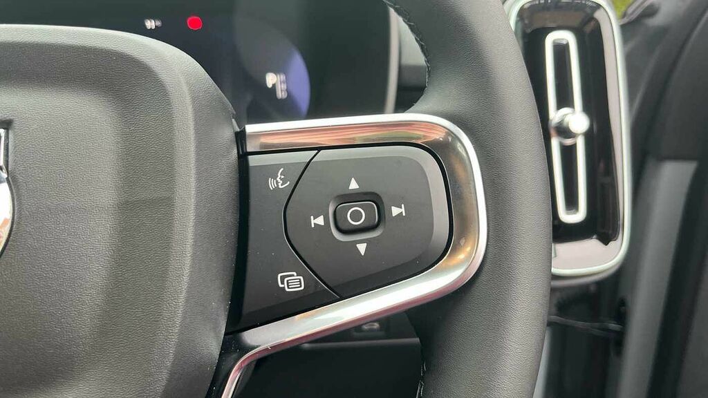 Volvo EX40 Twin Motor Ultra Sunroof, Harmankardon Sound, 36 Grey #19