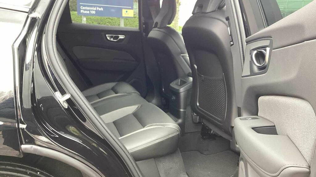 Volvo XC60 Black Edition Plus, T6 Awd Plug-in Hybrid, Electri LT26WGA Black #6