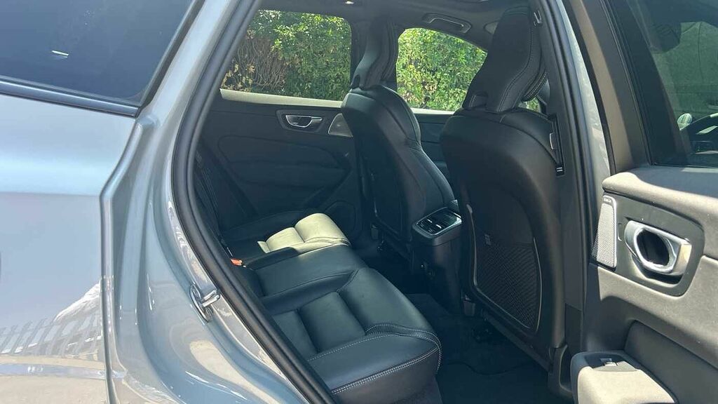 Volvo XC60 Black Edition Ultra, B5 Awd Mild Hybrid, RE75JDF Grey #6