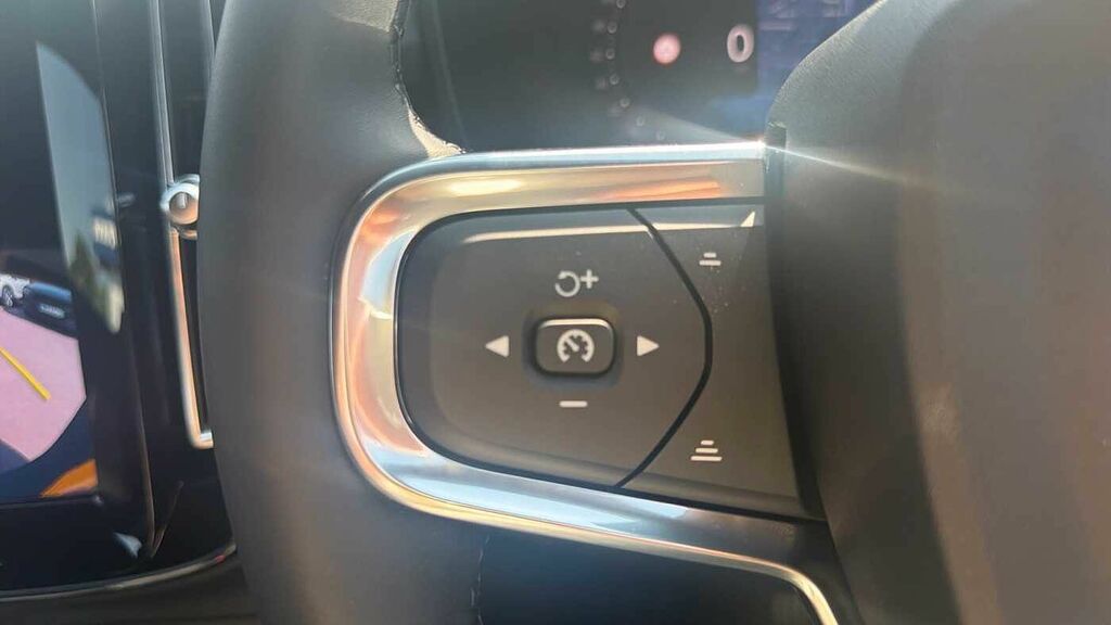 Volvo XC40 B3 P Black Edition Plus Blue #17