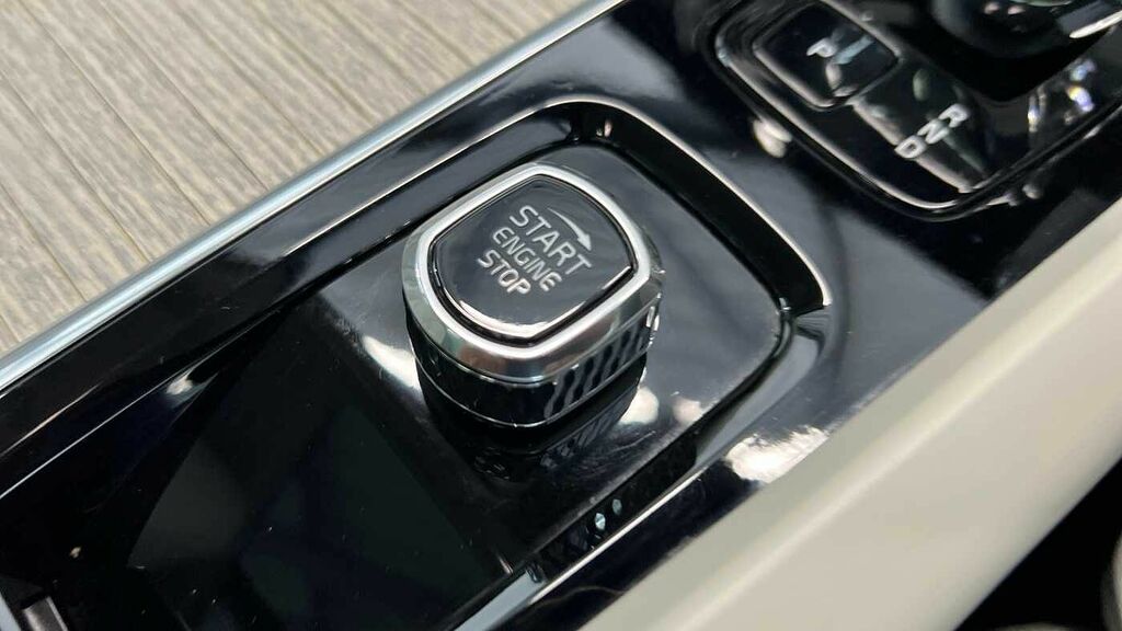 Volvo XC60 Ultimate Grey #27