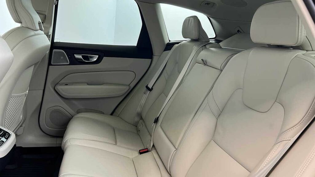 Volvo XC60 Ultimate Grey #33