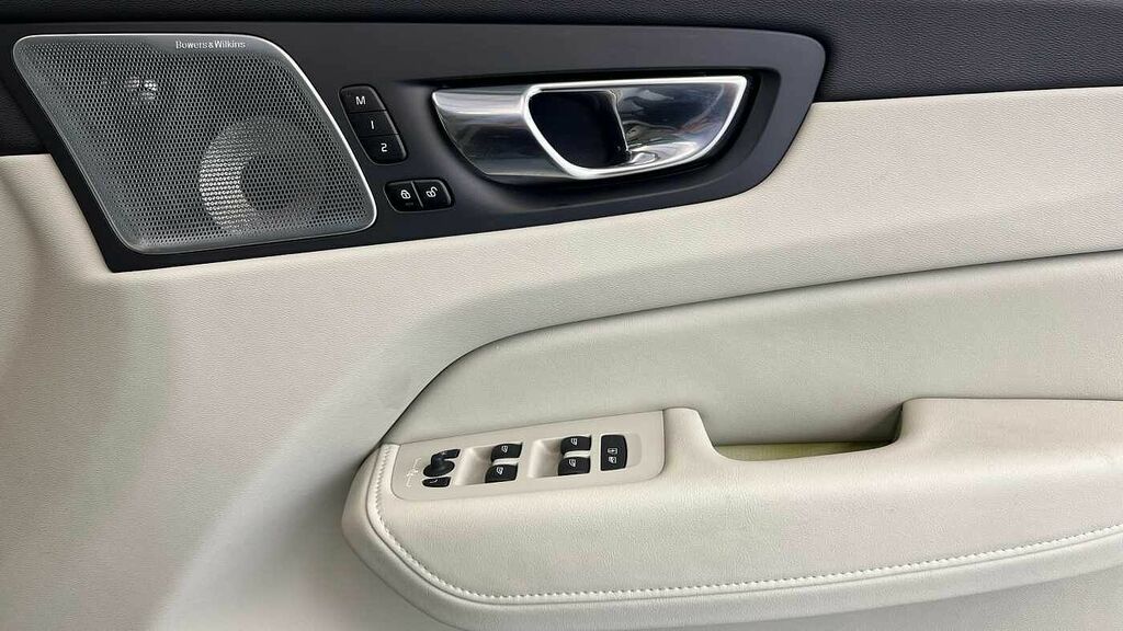 Volvo XC60 Ultimate Grey #29