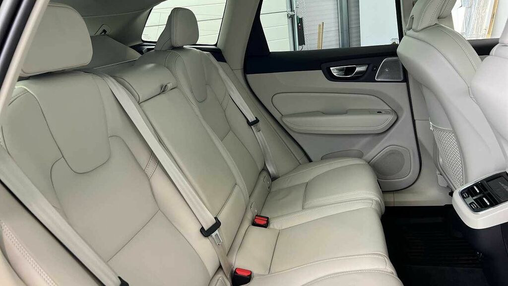 Volvo XC60 Ultimate, B5 Awd Mild Hybrid, Dark Black #6