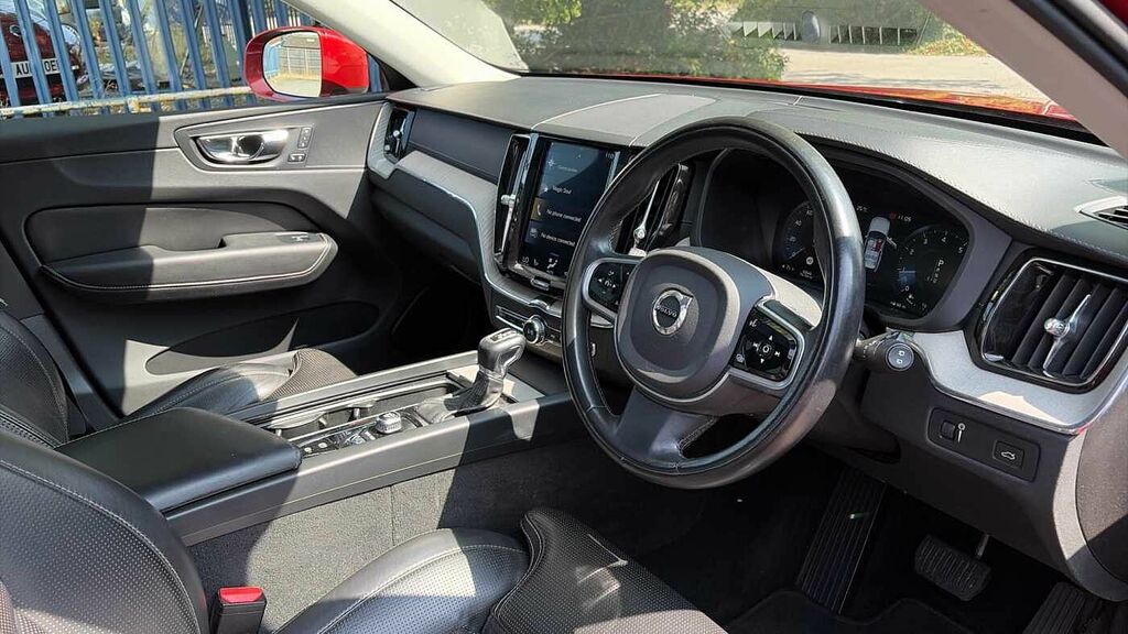 Volvo XC60 T5 Inscription Red #4