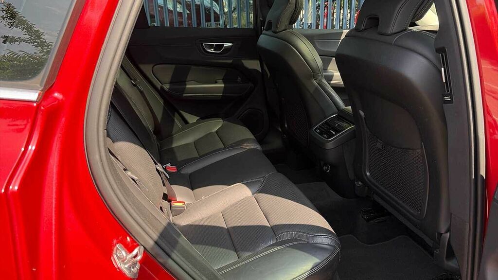 Volvo XC60 T5 Inscription Red #6