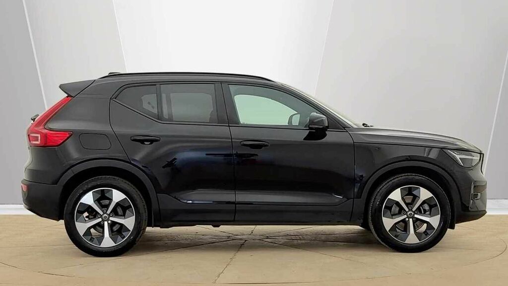 Volvo XC40 Plus, B4 Mild Hybrid, Dark Black #2