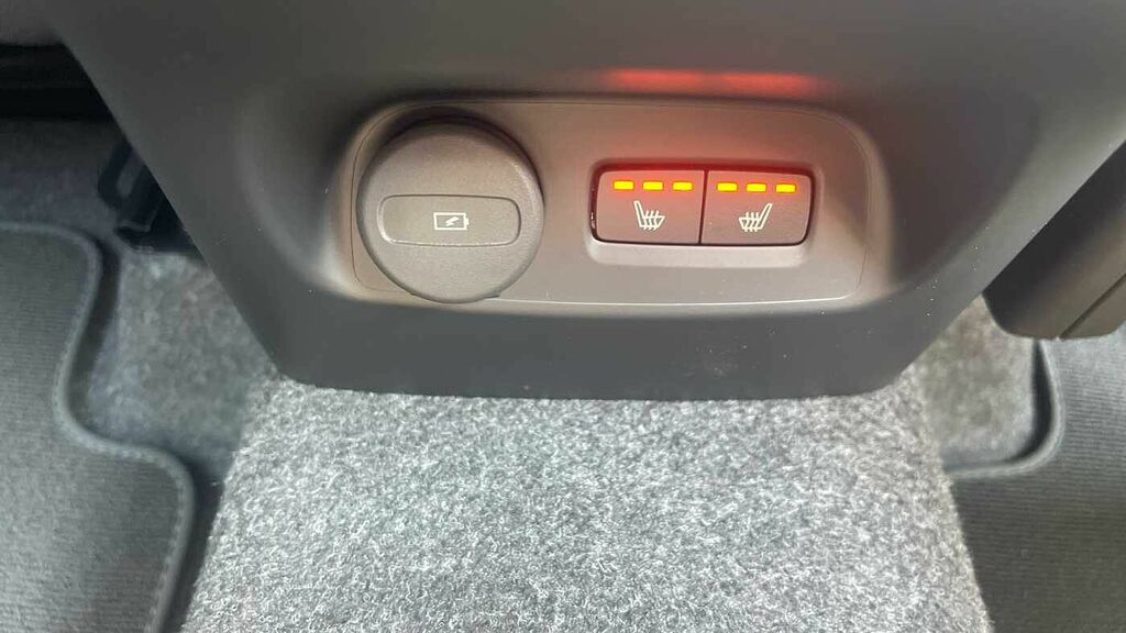 Volvo XC40 2.0 B3p Plus Black Edition Black #48